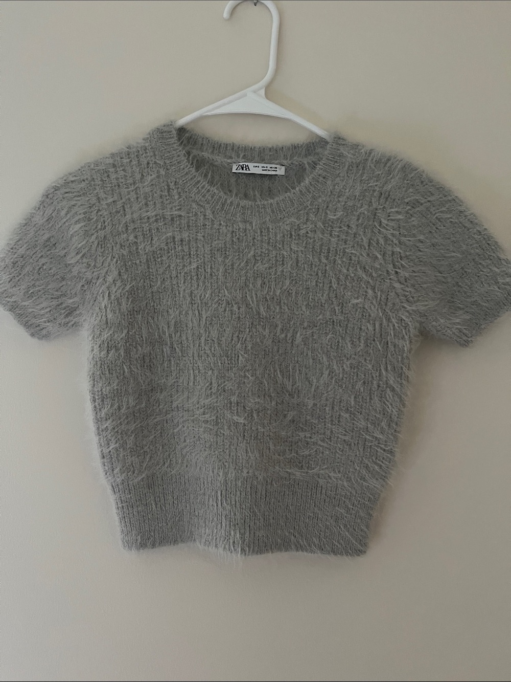 ZARA Fuzzy Short-Sleeve Crew Neck Sweater in Light Gray